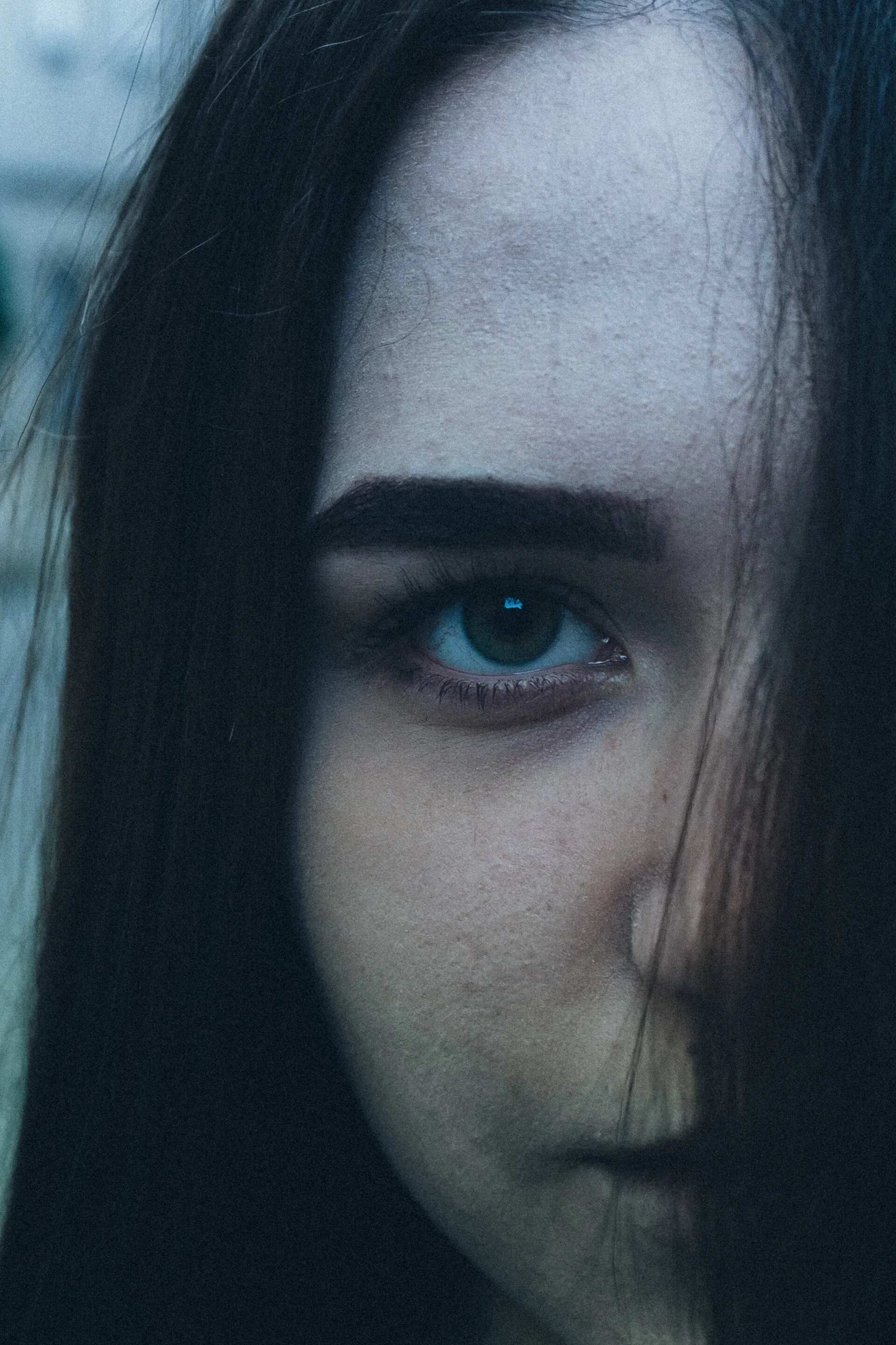 5 Natural Ingredients To Grow Thicker Brows