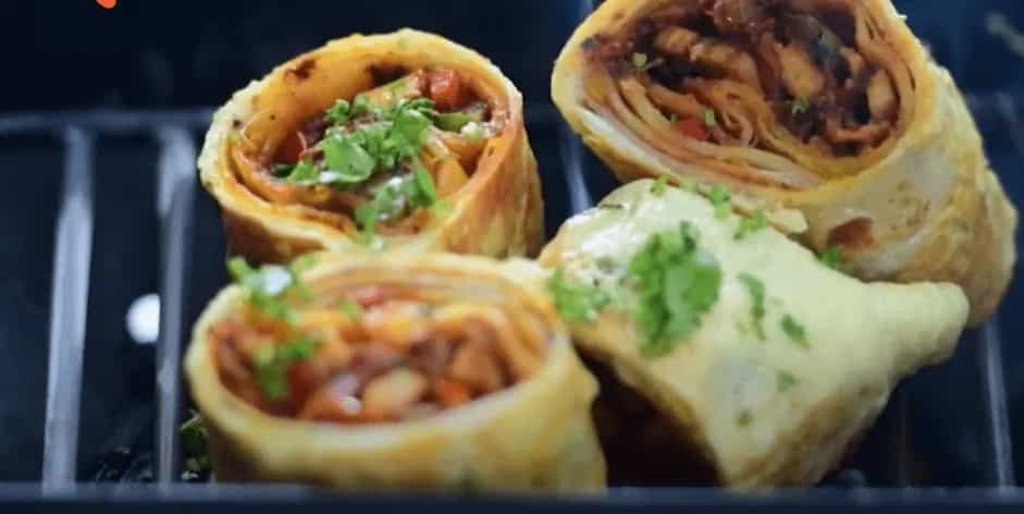 Slurrp Exclusive: Swap Paratha With Rumali Roti To Make These Spicy Chicken Kathi Rolls