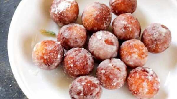 Dry Gulab Jamun: Scrumptious Dessert Prepared Using Milk Powder