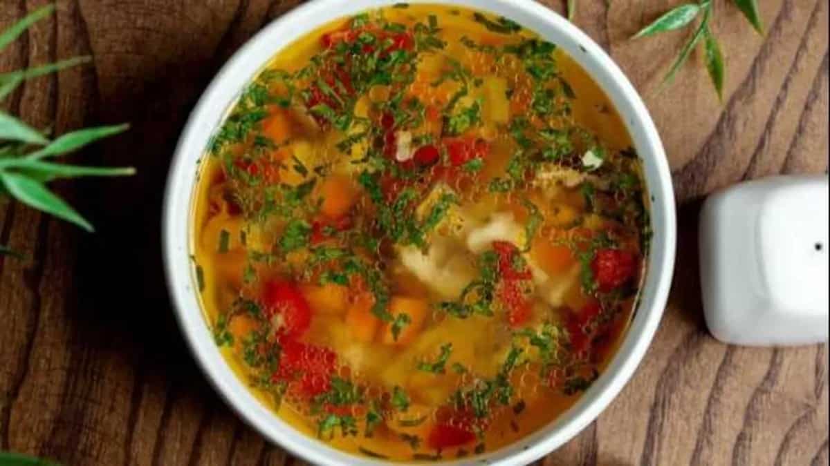 Thick And Flavourful Veg Manchow Soup Without Onion Or Garlic