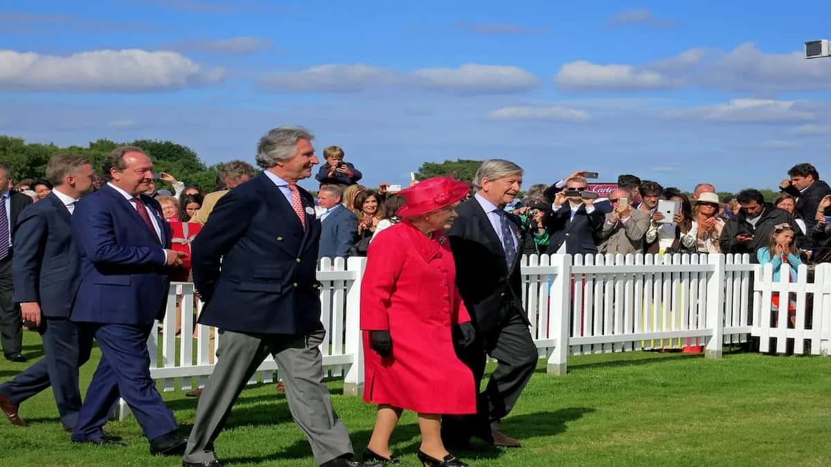 Platinum Jubilee For Queen Elizabeth And She’s Pouring Her Latest Sparkling Wine To Celebrate