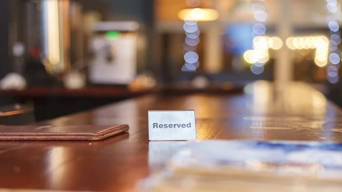 Anonymous Diner Leaves A Whopping $16,000 Tip On A $37 Bill, Netizens Are Impressed