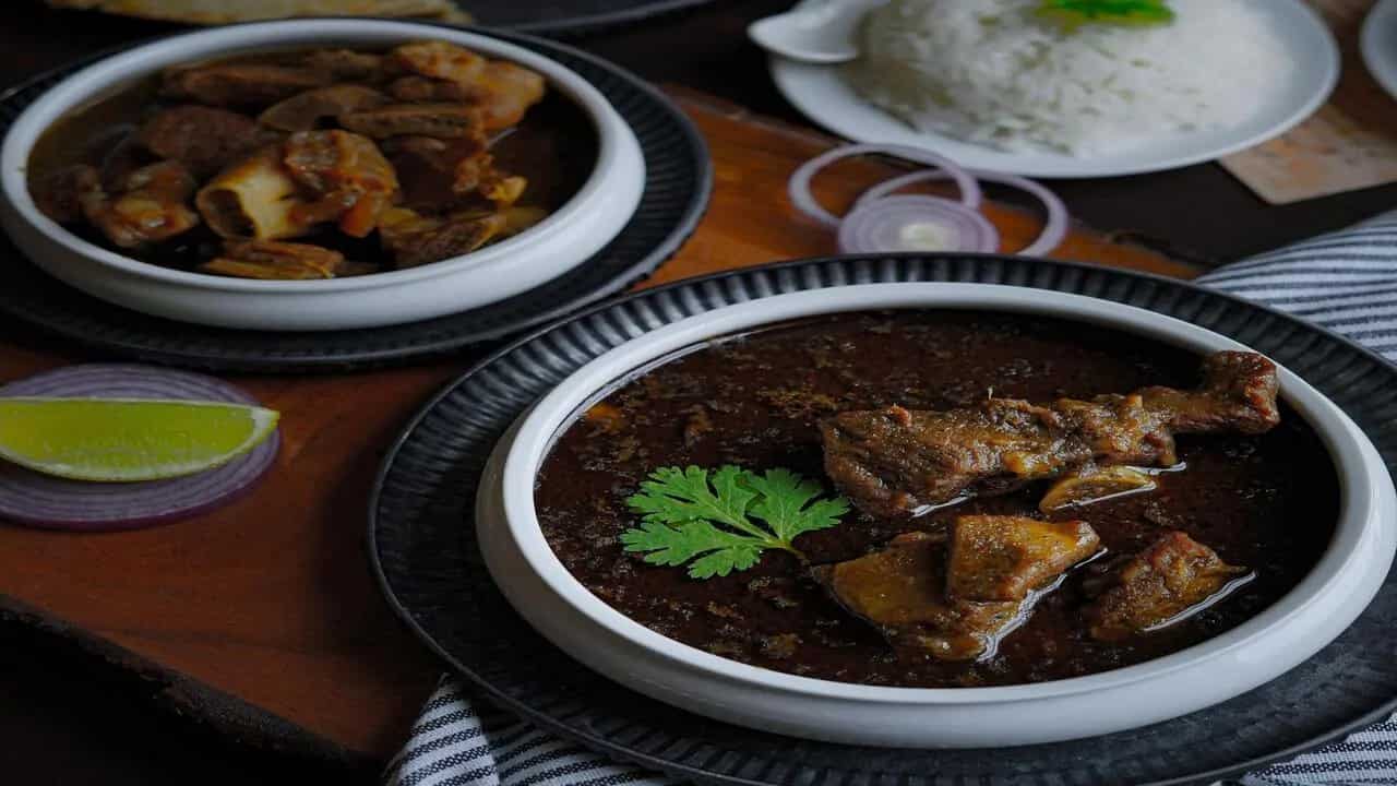 Dig Into Jammu’s Famous Khatta Meat For Lunch Today 