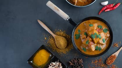 Smriti Irani Cooks Chicken Curry At Home; 3 Quick Chicken Curries You Can Try