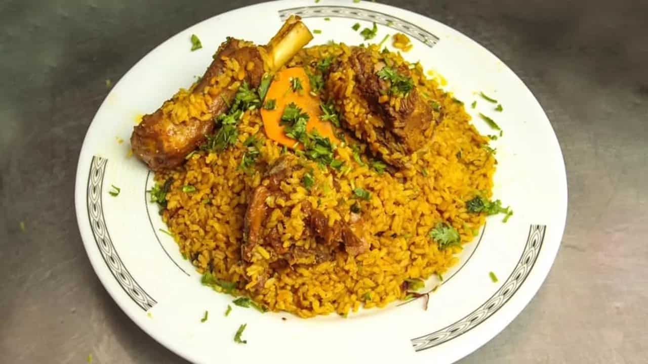 Mangshor Bhuna Khichuri: The Bengali-Style Lunch Recipe Filled With Potatoes And Mutton 