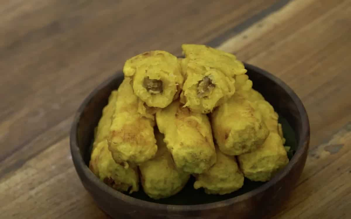 Pazham Nirachathu: Yummy Stuffed Banana Fry