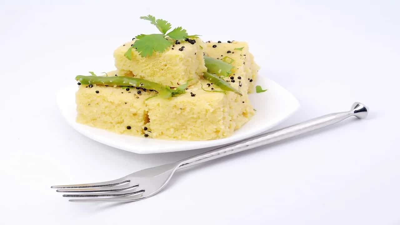 Dhoklas And More: 7 Lip-Smacking Street Foods That The Amdavadis Relish