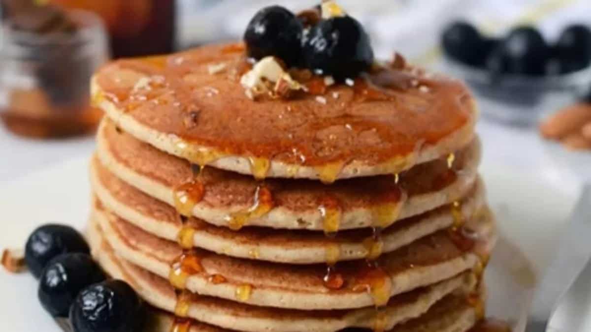 Eggless Oats Pancakes Healthy Breakfast Made With 4 Ingredients