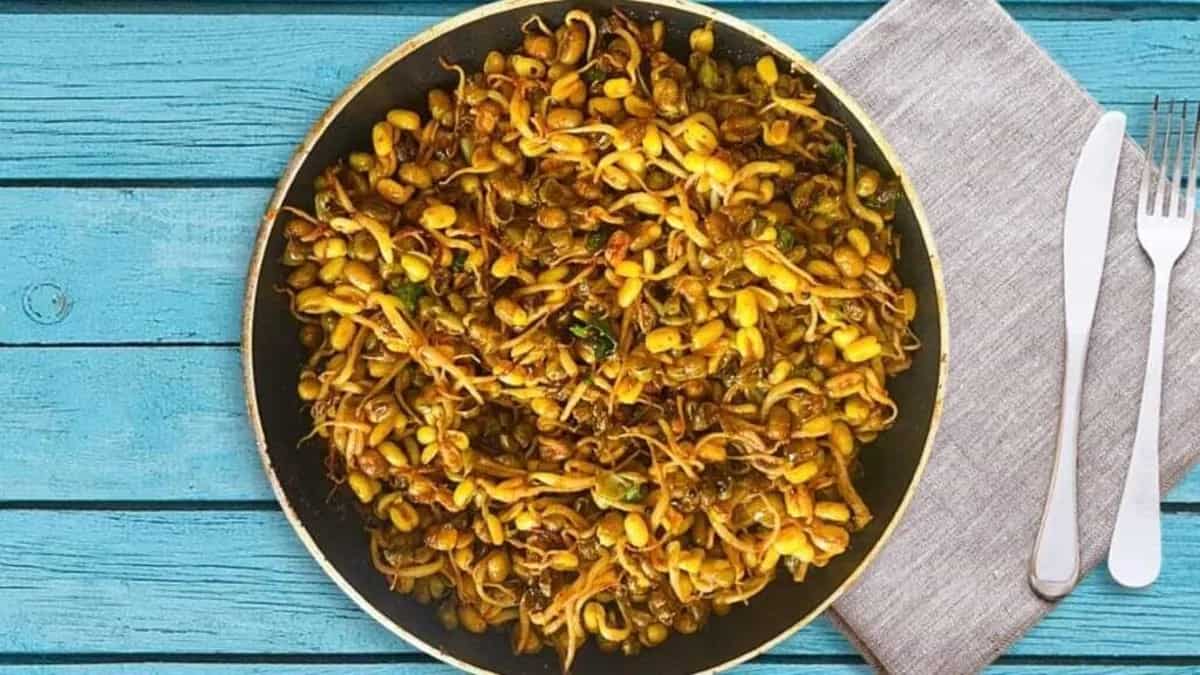 Dhokla To Kadhi: 4 Recipes To Cook With Sprouts 