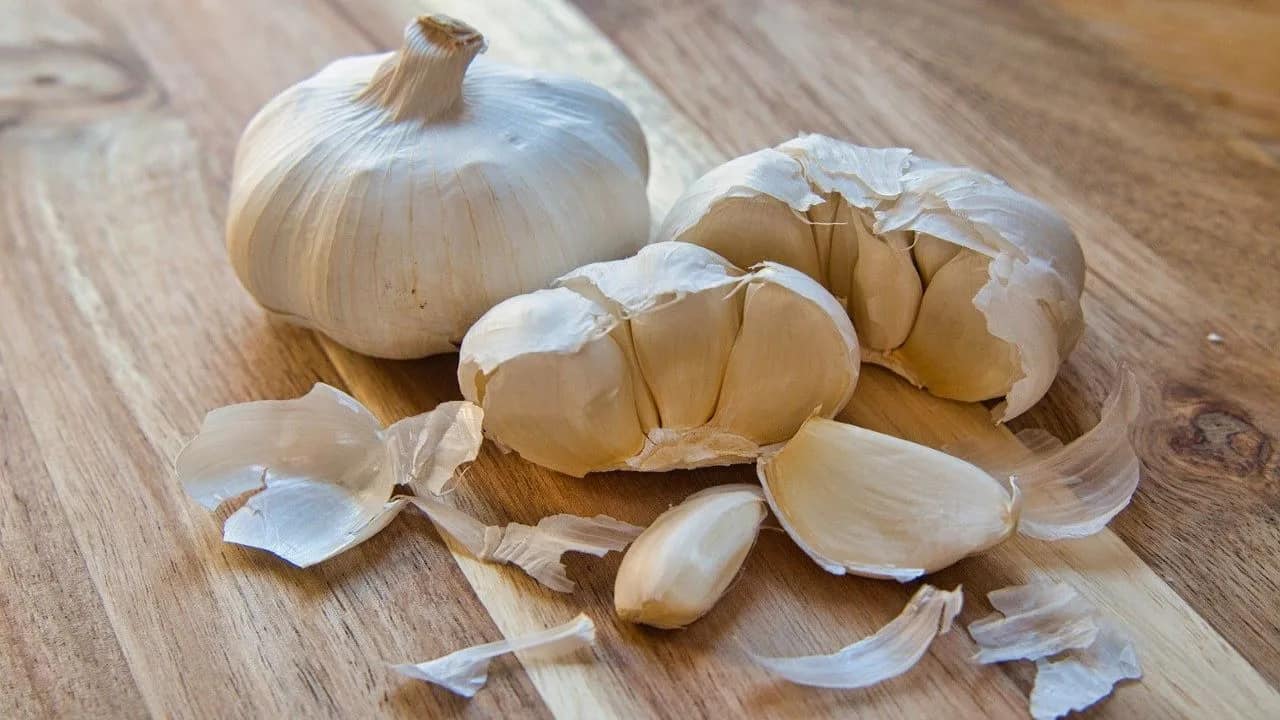 How to Eat Garlic to Fetch Its Maximum Benefits