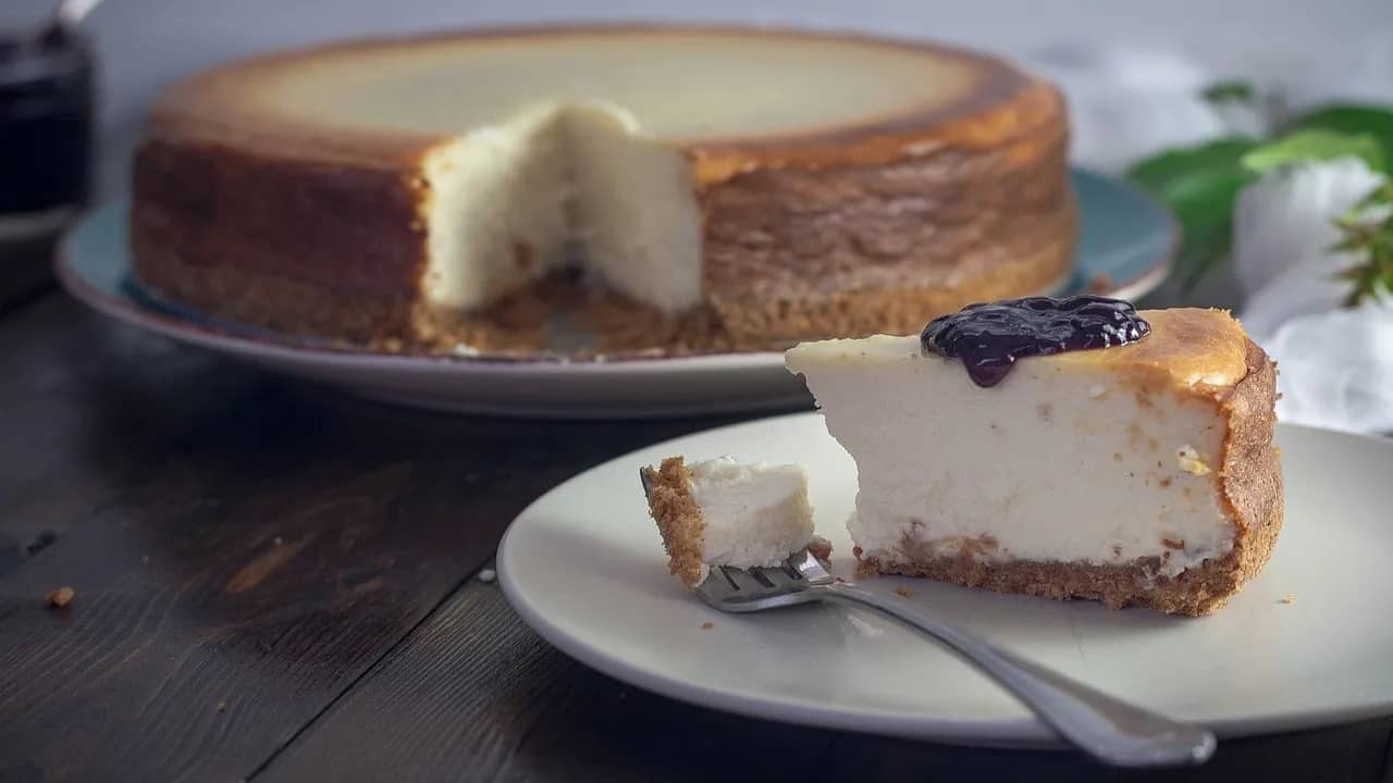 Who Said Vegans can’t Have Cheesecake? Here’s How To Make A cheesecake