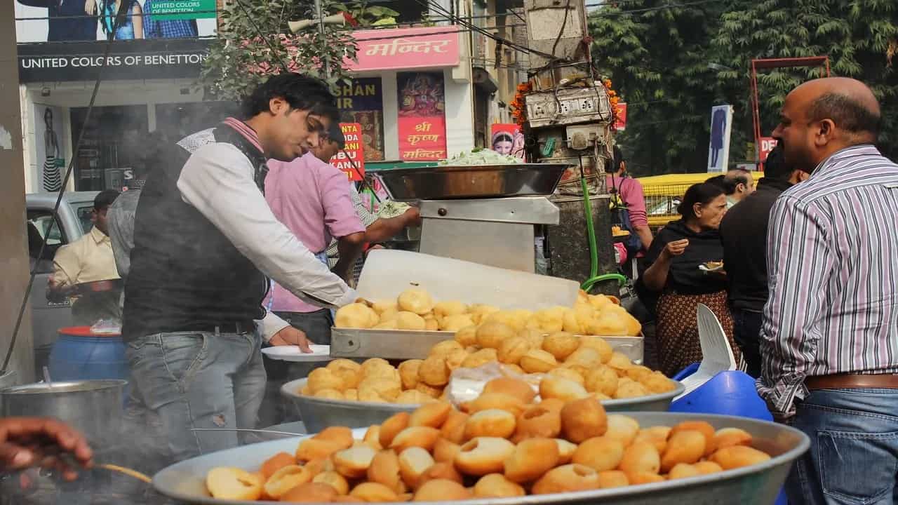Viral: A Touchless Method To Relish Golgappas Arrives In Delhi; Some Fusion Golgappa Recipes Inside