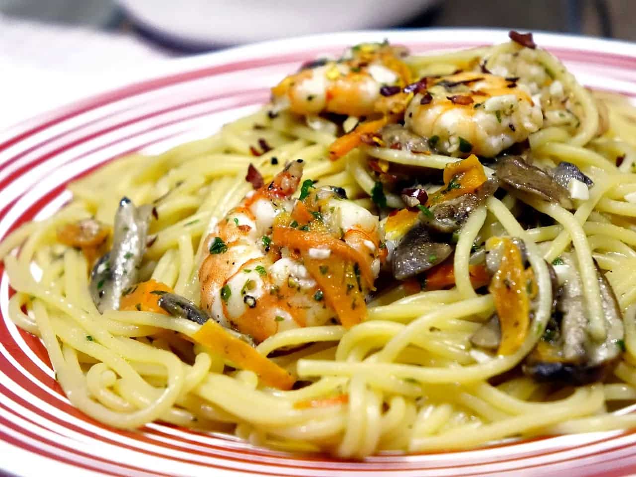  How To Make Pasta: Tips To Make The Perfect Spaghetti Aglio Olio
