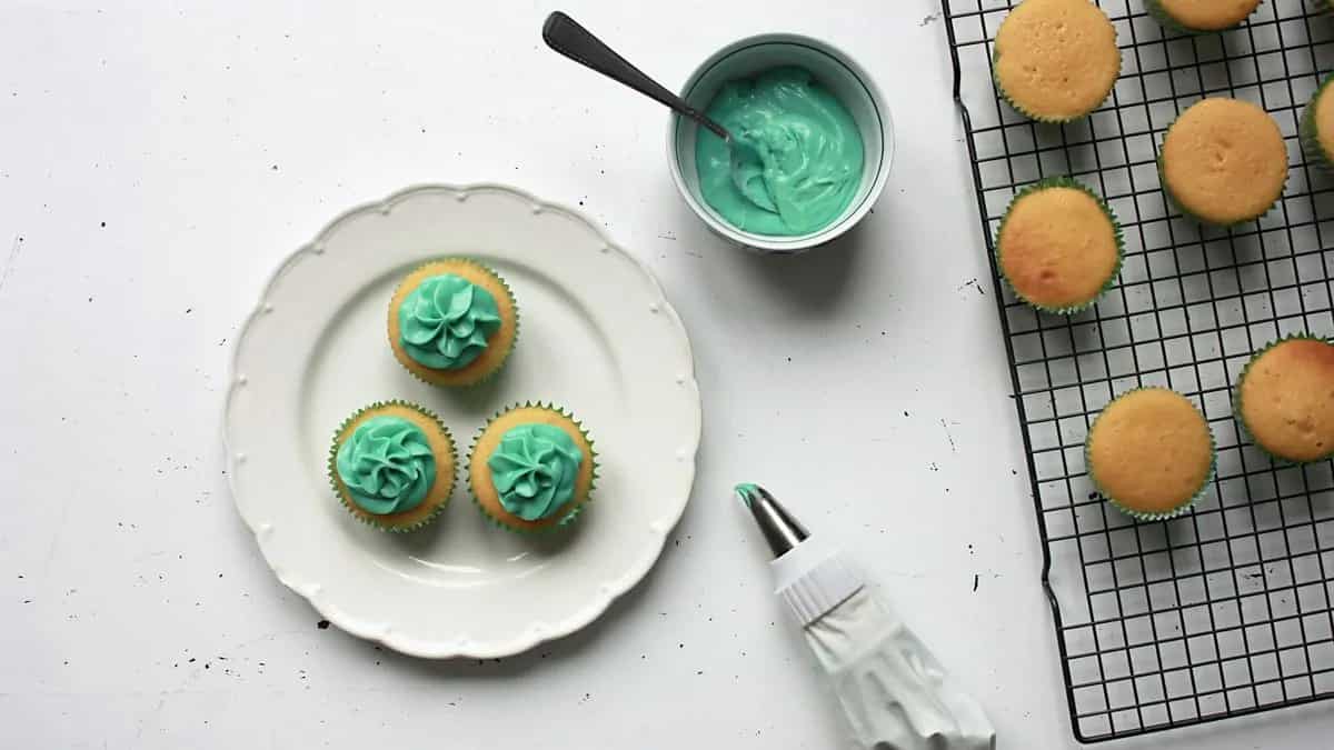 5 Easy Frosting Recipes For Your Homemade Cakes   