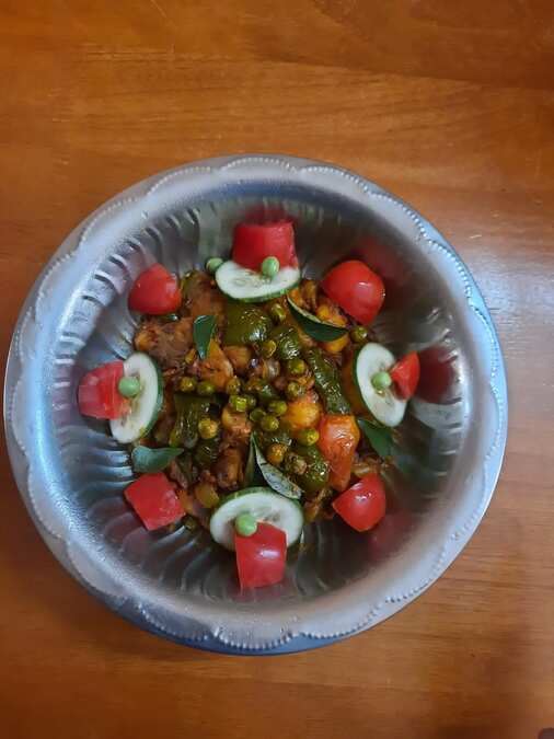 Aloo Tomato Matar Curry