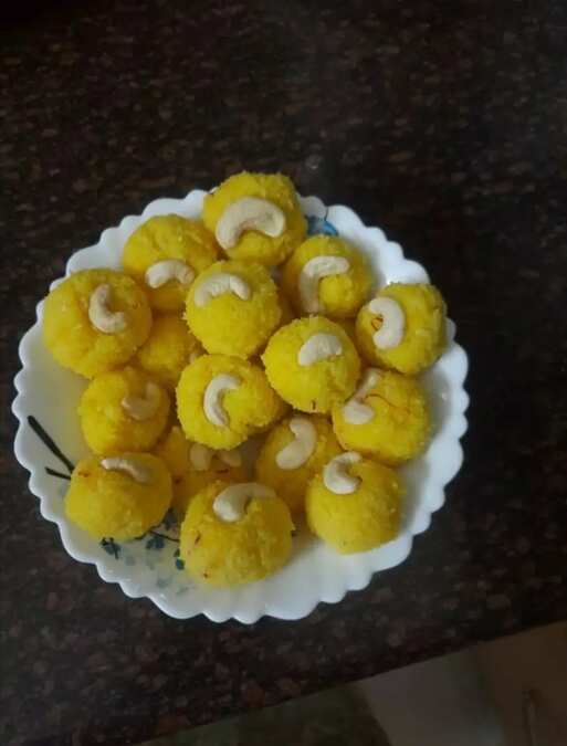Kesariya Coconut Ladoo
