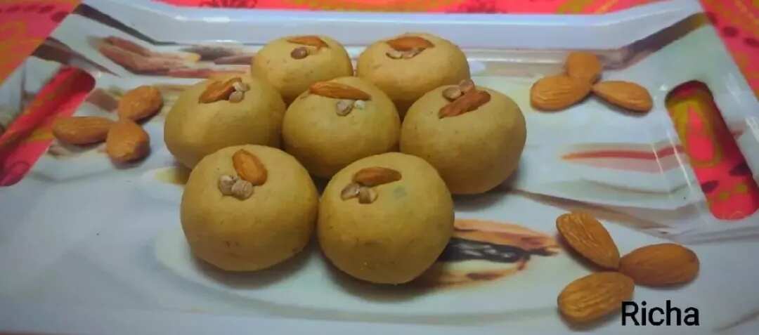Moong dal laddu