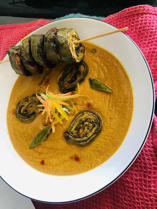 Pathoda in creamy gravy