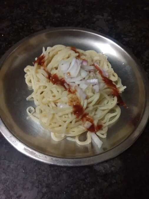 Instant noodles