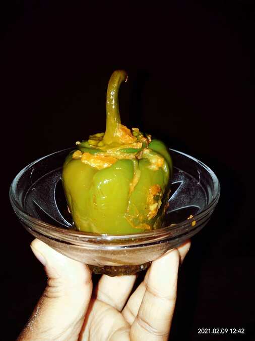 Stuffed potato capsicum