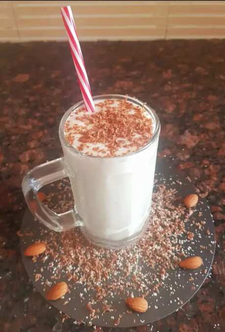 Dry fruit banana smoothie