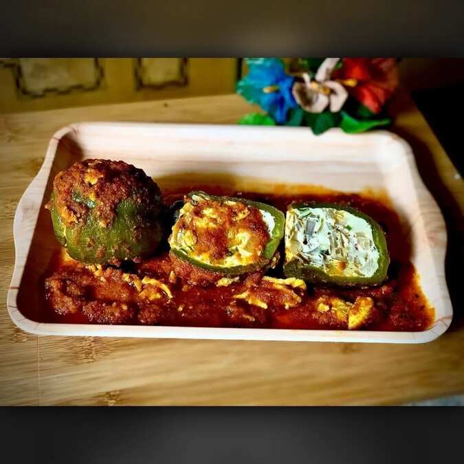 Prawn egg stuffed pepper