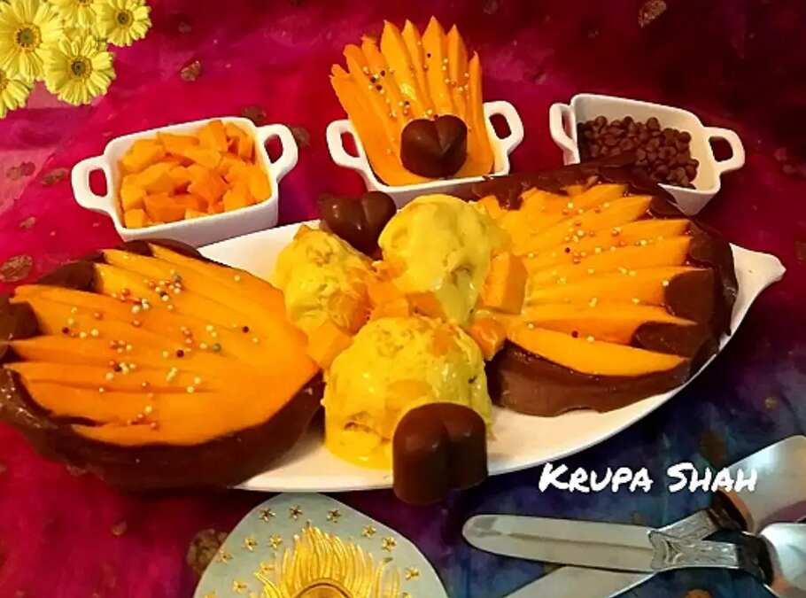 Natural mango icecream with chocolatey mango