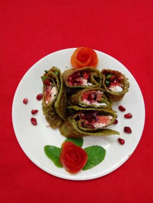 Haryali moong dal chilla rolls