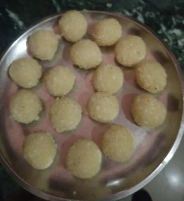 Coconut ladoo