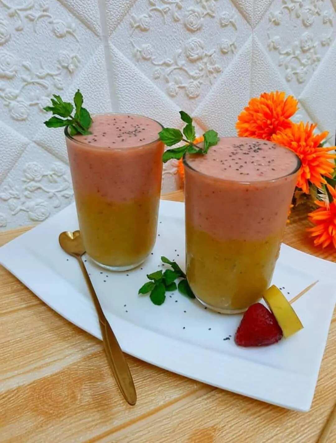 How to make Mango Strawberry Smoothie Recipe