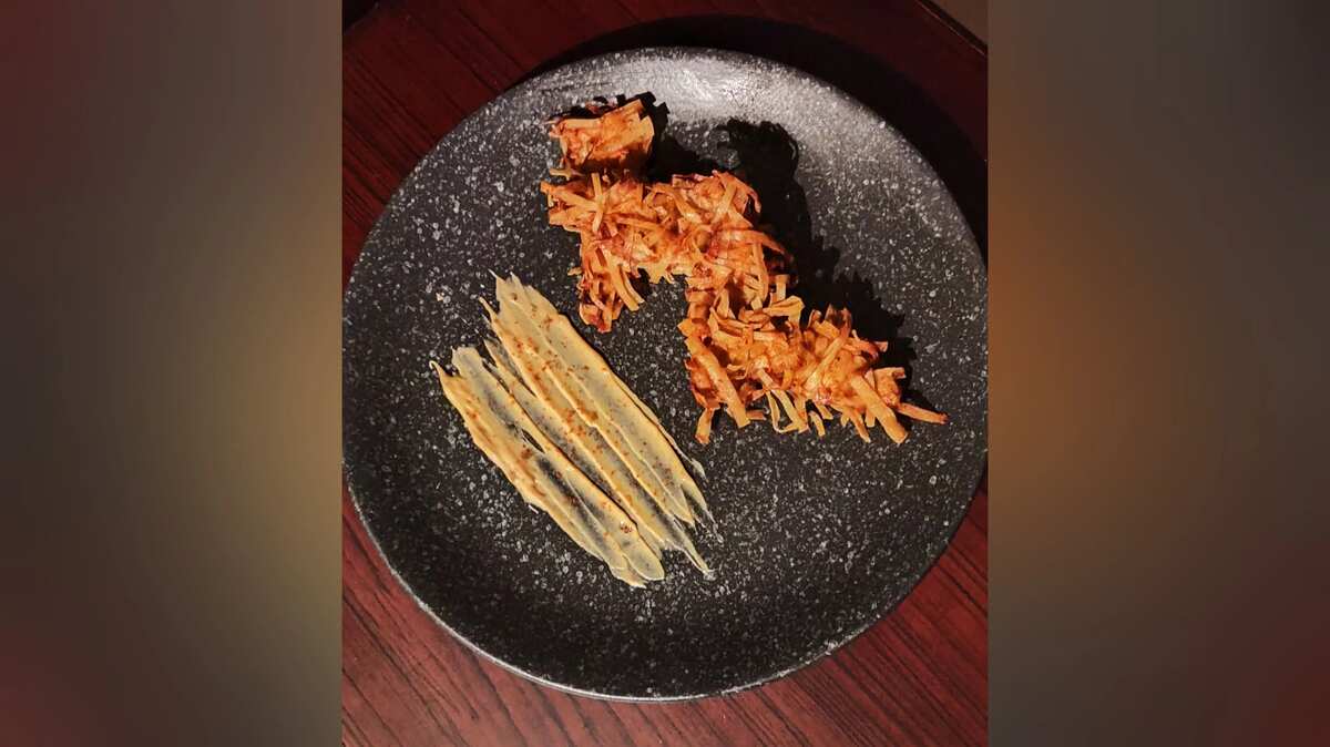 𝐂𝐫𝐢𝐬𝐩𝐲 𝐭𝐡𝐫𝐞𝐚𝐝 𝐜𝐡𝐢𝐜𝐤𝐞𝐧 𝐰𝐢𝐭𝐡 𝐜𝐡𝐢𝐥𝐥𝐢 𝐠𝐚𝐫𝐥𝐢𝐜 𝐦𝐚𝐲𝐨