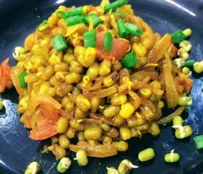 Saprouted Moongdal subji