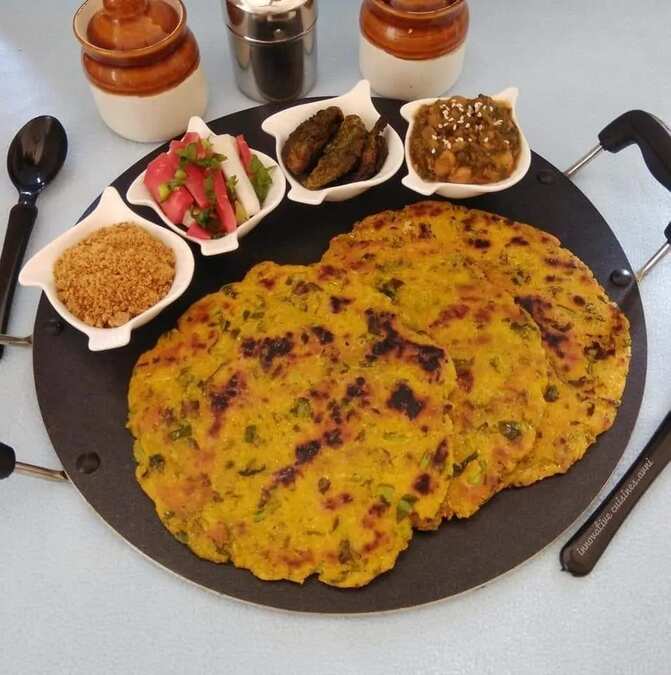 Palak makki roti/ Spinach makki roti