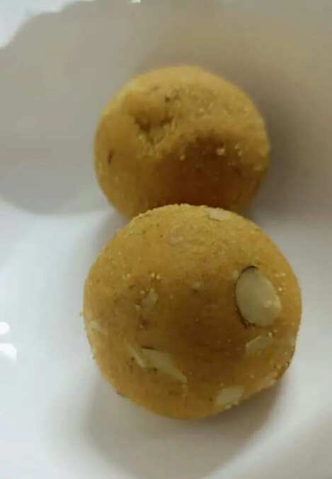 Besan laddoo