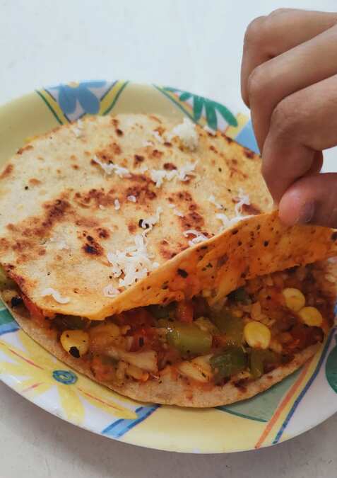 Roti pizza sandwich