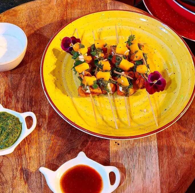 Tashan -e-ghiya chat