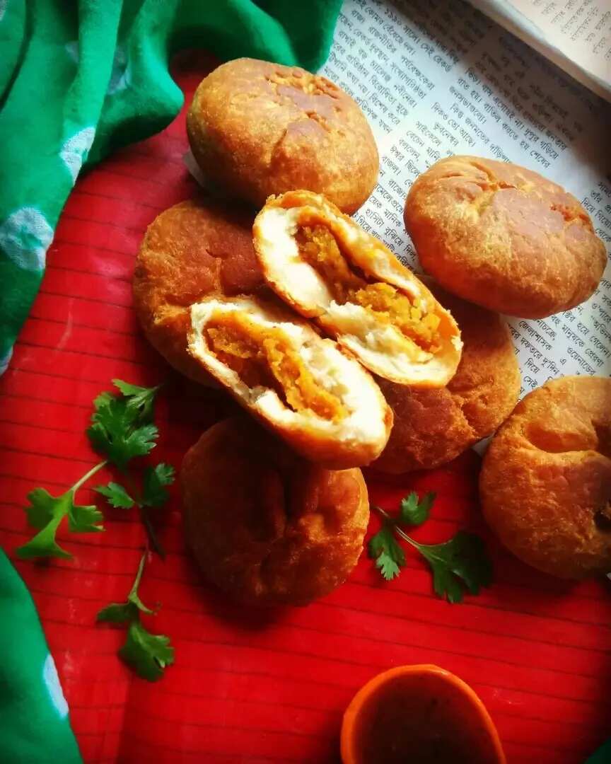 How to make Khasta Masoor Dal Ki Kachoris Recipe