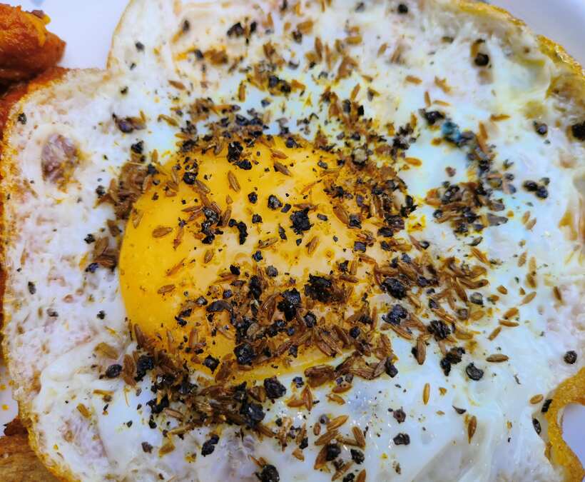 Fried egg/ egg bullseye 