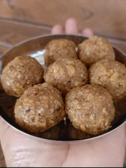 Leftover Roti Laddu