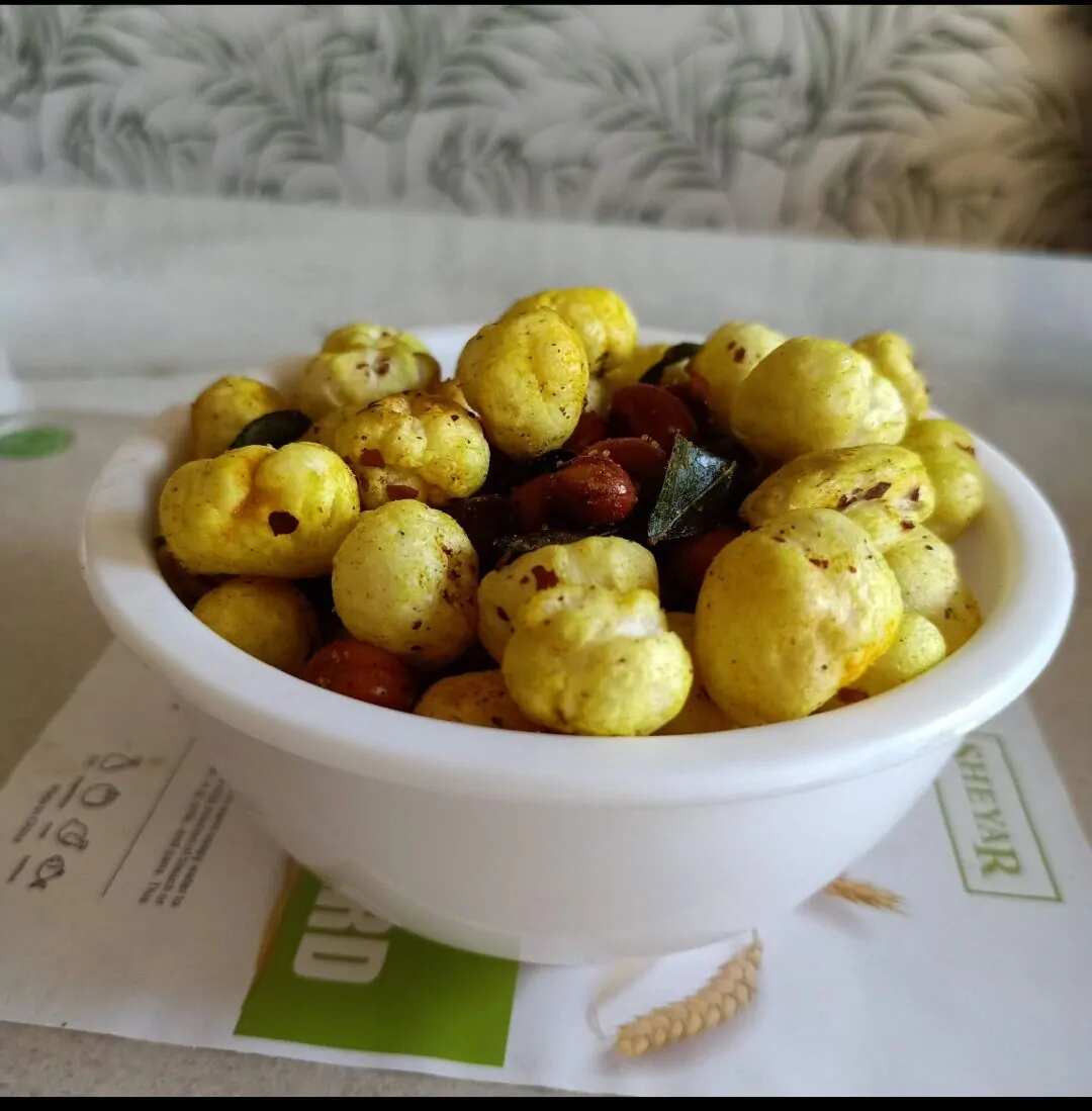 How to make Makhana Peanut Chivda Recipe