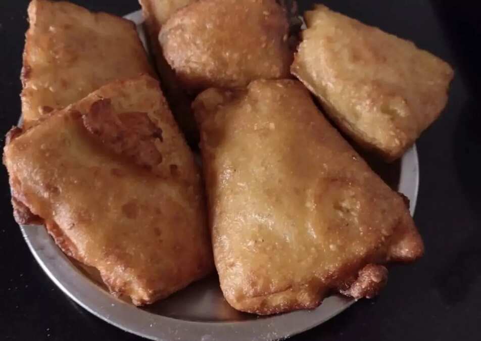 Brinjal Fritters (beguni)