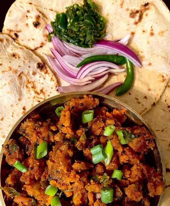 Maharashtraian special Zunka bhakar 