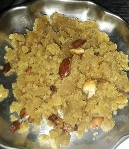Wheat flour and dry fruits halwa 