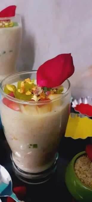 Recipe name: Vermicelli Fruit Custard Thandai