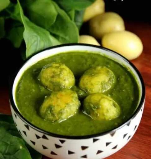 Dum Aloo in Green Gravy