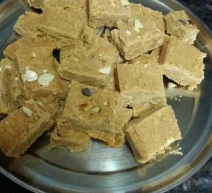 Besan ki barfi