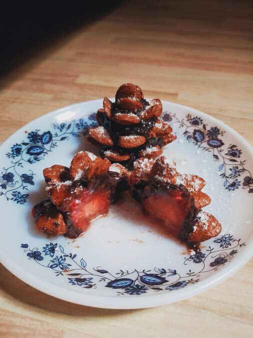 No-bake Slurpy Pinecones