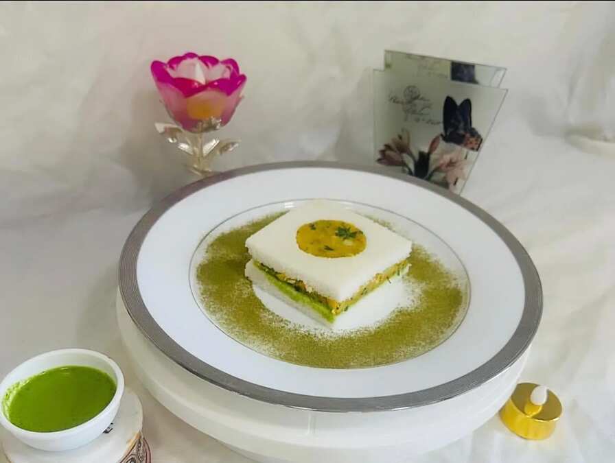 Stuff Aloo wada Dhokla Square