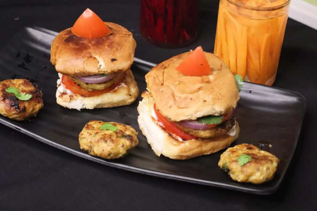 Chicken tikka kebab in pav sandwich 