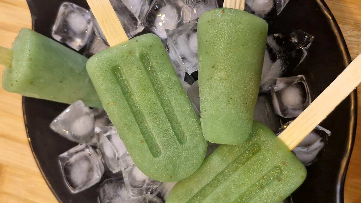 Tangy-sweet Raw Mango Popsicles 